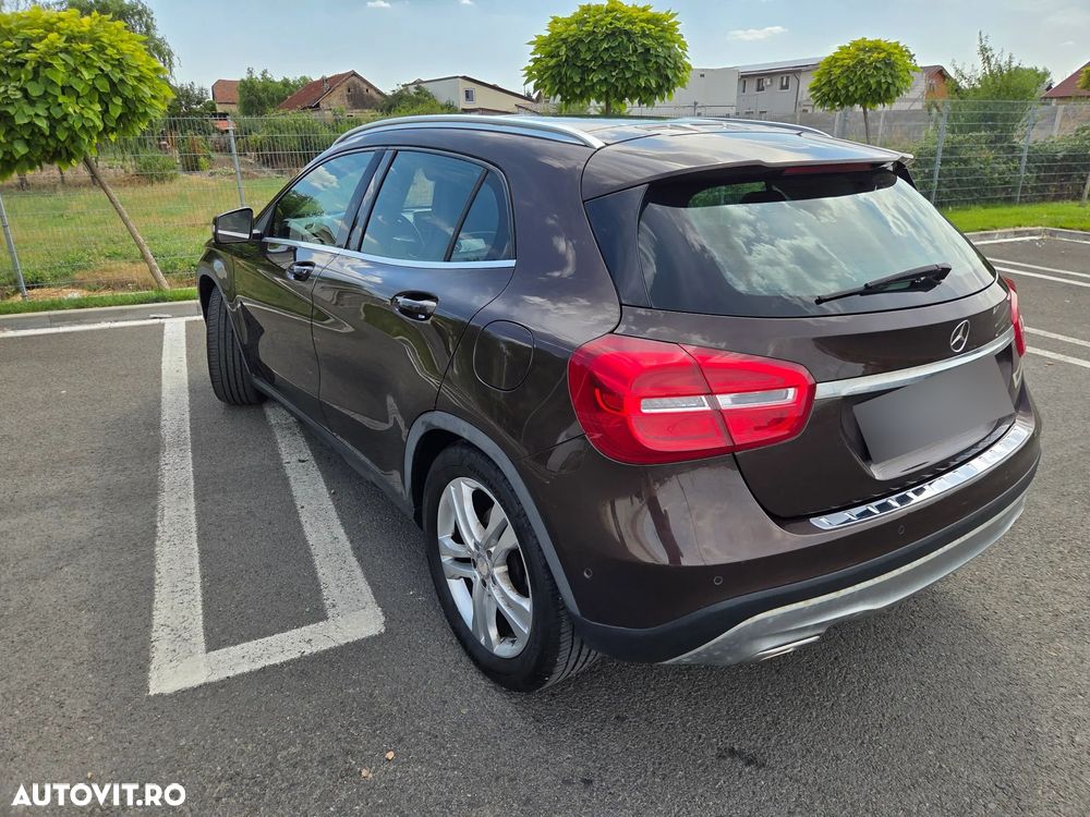 Mercedes-Benz GLA 200 - 2