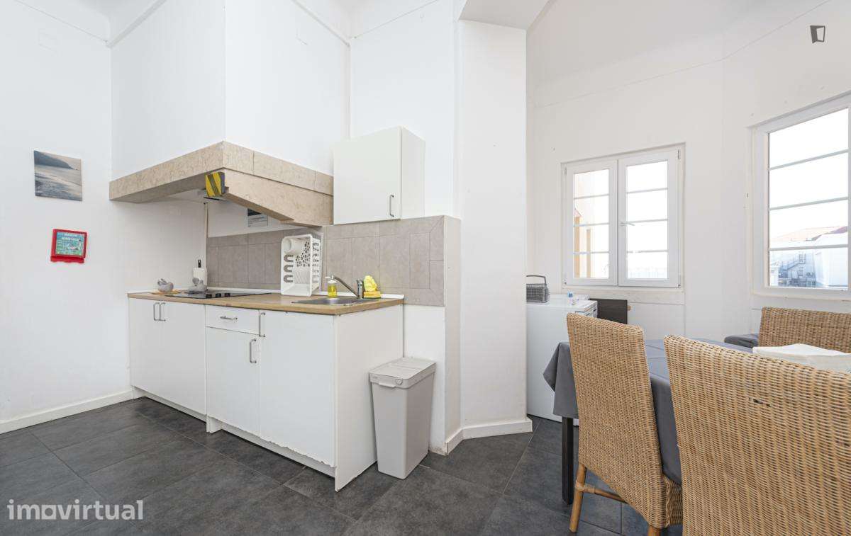 Quarto - localizado em Alameda Lisbon - Grande imagem: 3/17