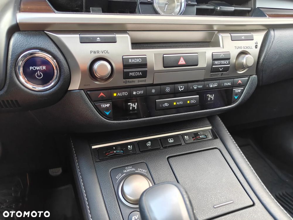 Lexus ES - 20
