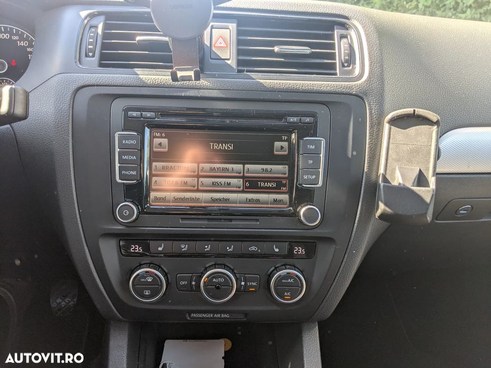 Volkswagen Jetta - 10