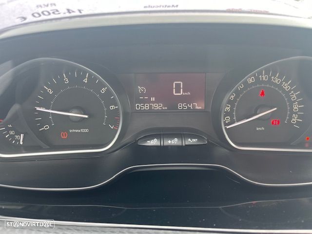 Peugeot 208 1.2 PureTech Signature - 5