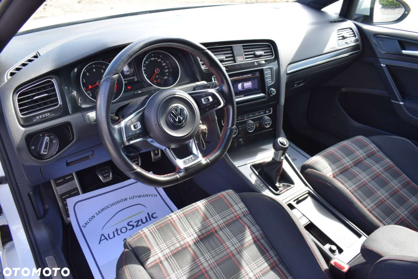 Volkswagen Golf - 18