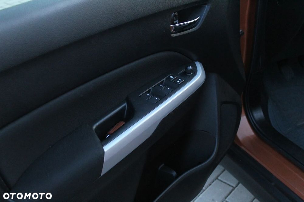 Suzuki Vitara 1.6 DDiS (4x4) Allgrip Comfort - 17