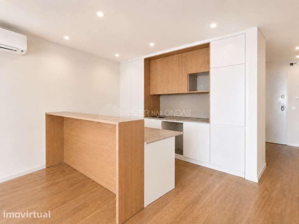 Apartamento T2 c/ duas varandas no coração da Costa da Caparica - Grande imagem: 5/41