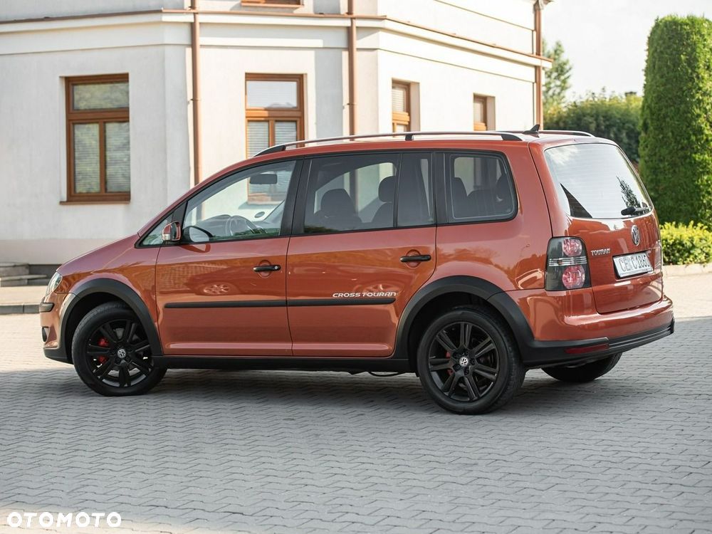 Volkswagen Touran 1.4 TSI Cross - 14