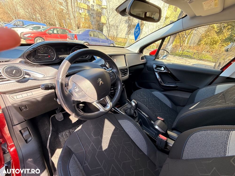 Peugeot 2008 PureTech 82 Signature - 4