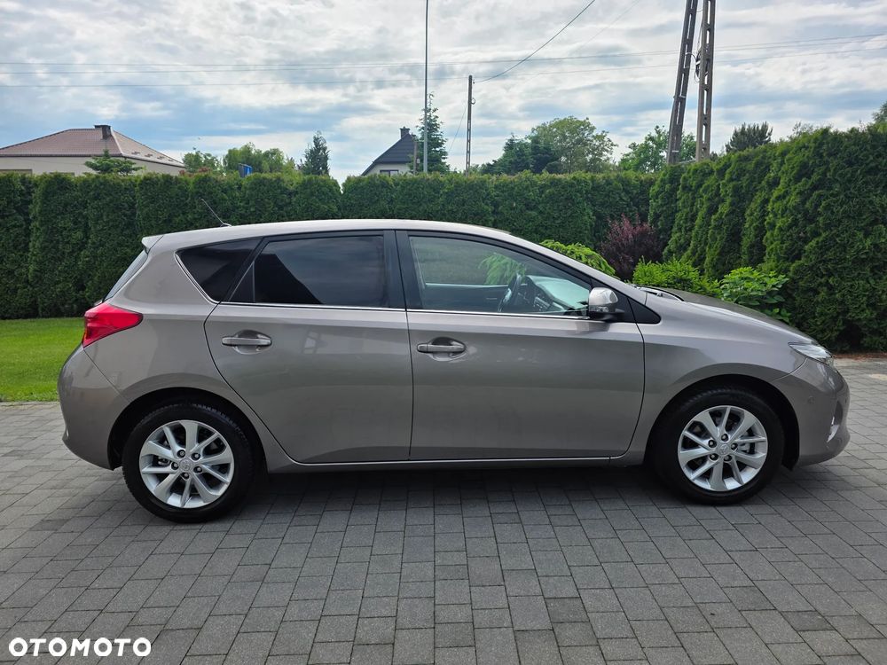 Toyota Auris 1.6 Valvematic Edition - 4
