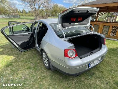 Volkswagen Passat - 4