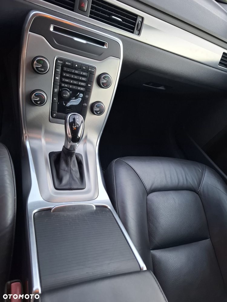 Volvo V70 D4 Geartronic Kinetic - 9