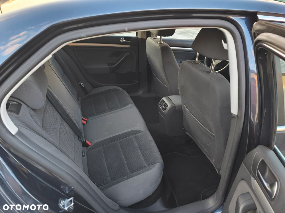 Volkswagen Jetta 1.9 TDI Comfortline - 17