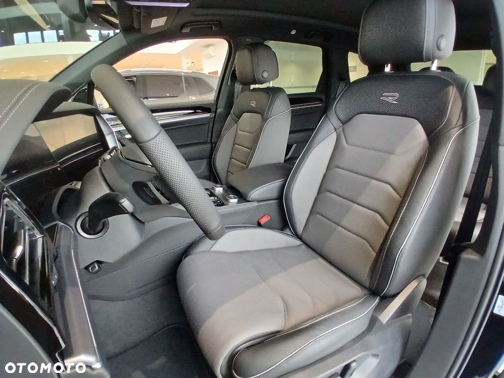 Volkswagen Touareg - 12