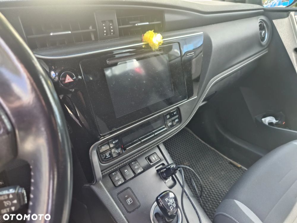 Toyota Auris - 12