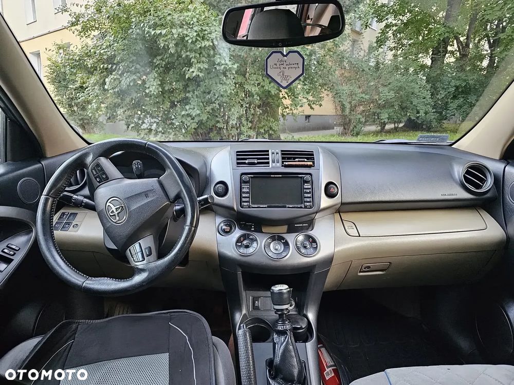 Toyota RAV4 2.2 D-4D Prestige - 1
