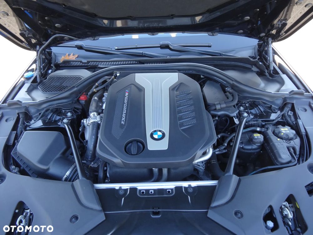 BMW Seria 5 M550d xDrive Touring - 35