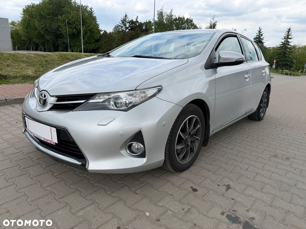 Toyota Auris 2.0 D-4D Premium Comfort - 1