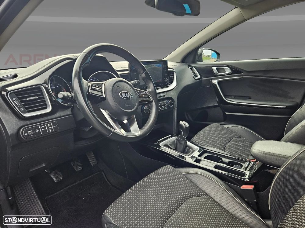 Kia XCeed 1.6 CRDi MHEV Tech - 18