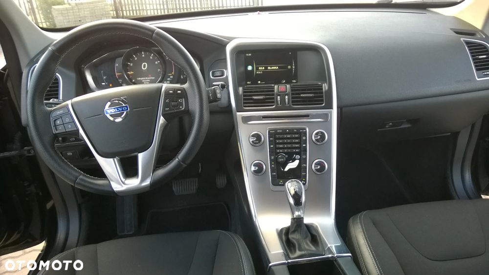 Volvo XC 60 T5 AWD Geartronic Momentum - 12