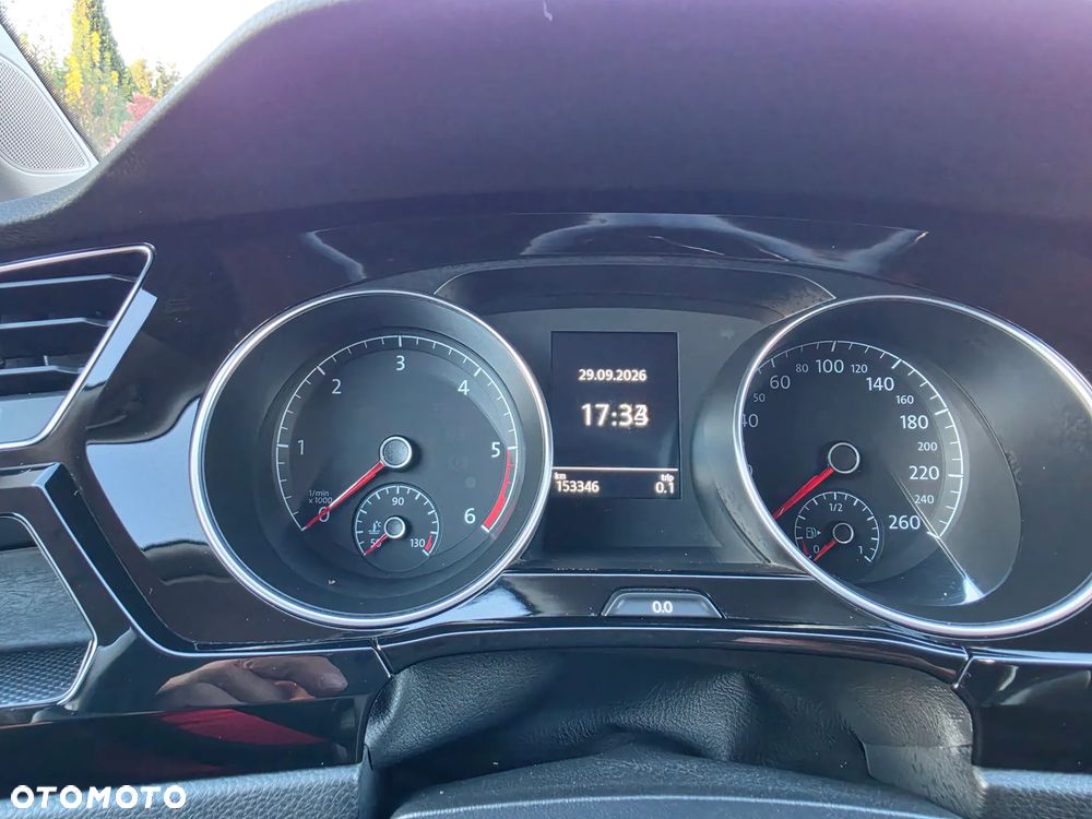 Volkswagen Touran 2.0 TDI BMT Comfortline - 18
