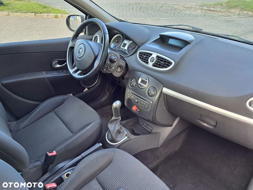 Renault Clio - 12