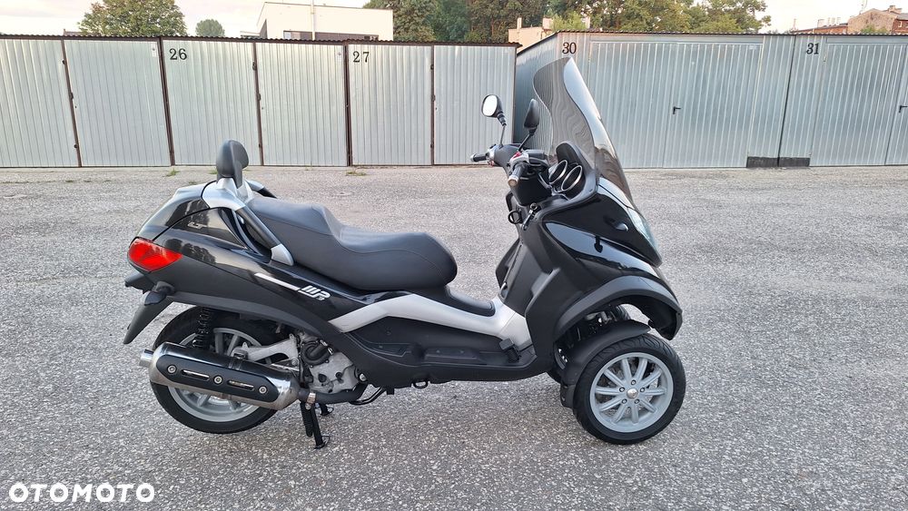 Piaggio MP-3 - 12