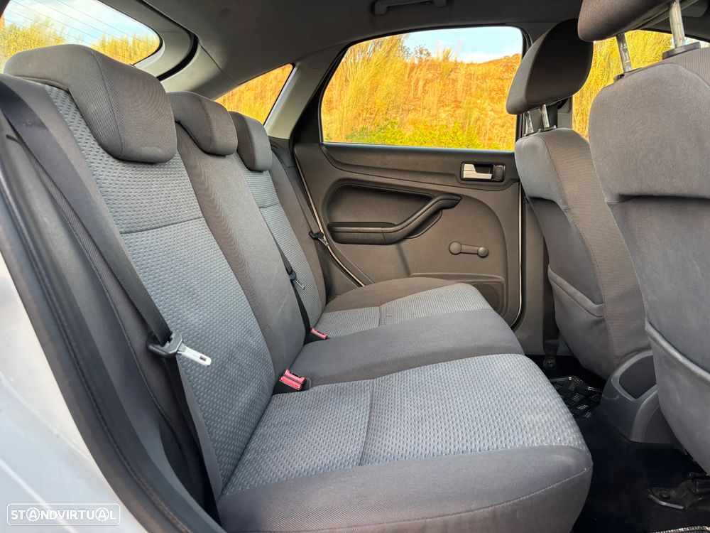 Ford Focus 1.6 TDCi Ghia - 21