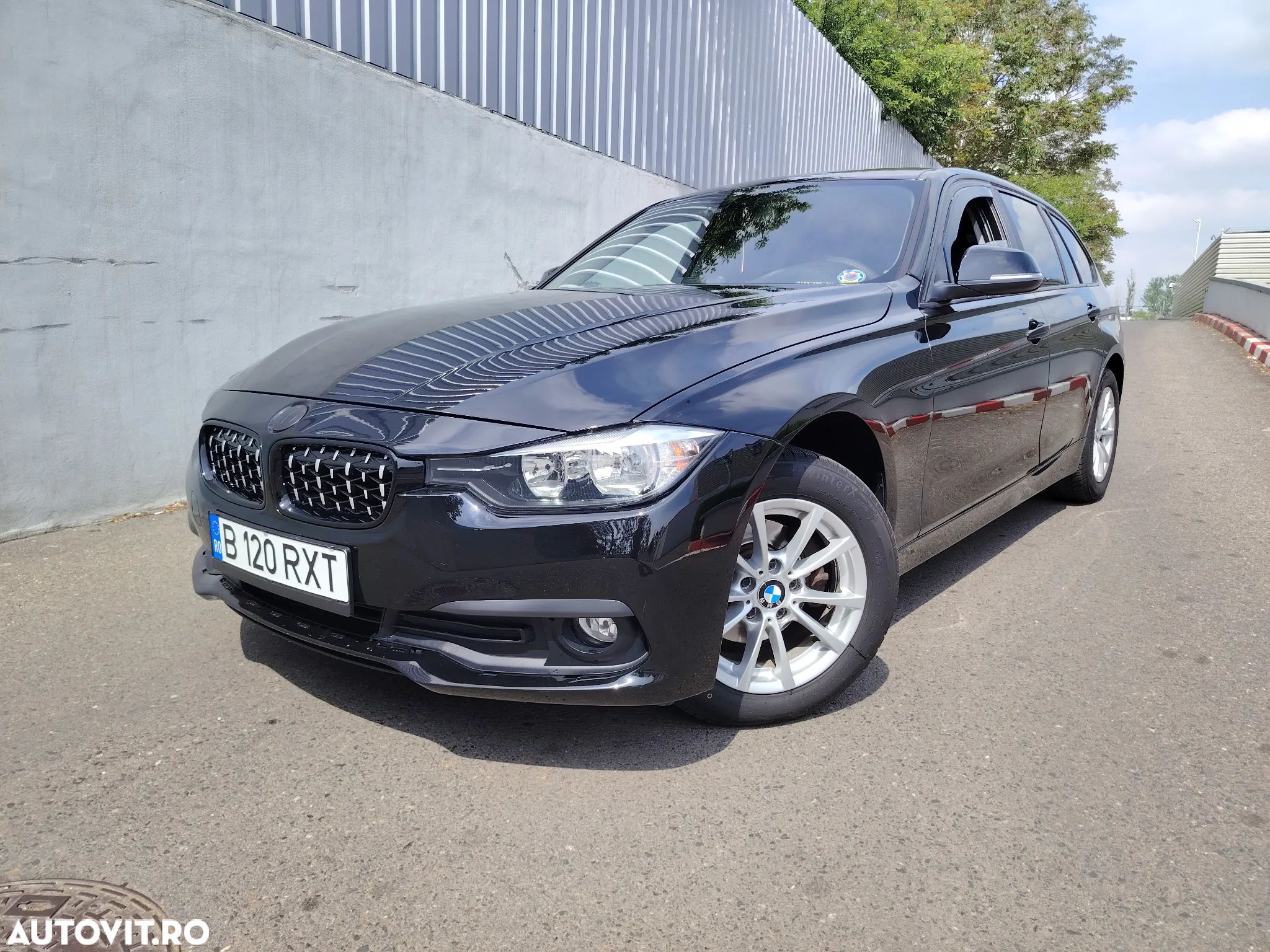 BMW Seria 3 316d Touring Advantage - 1