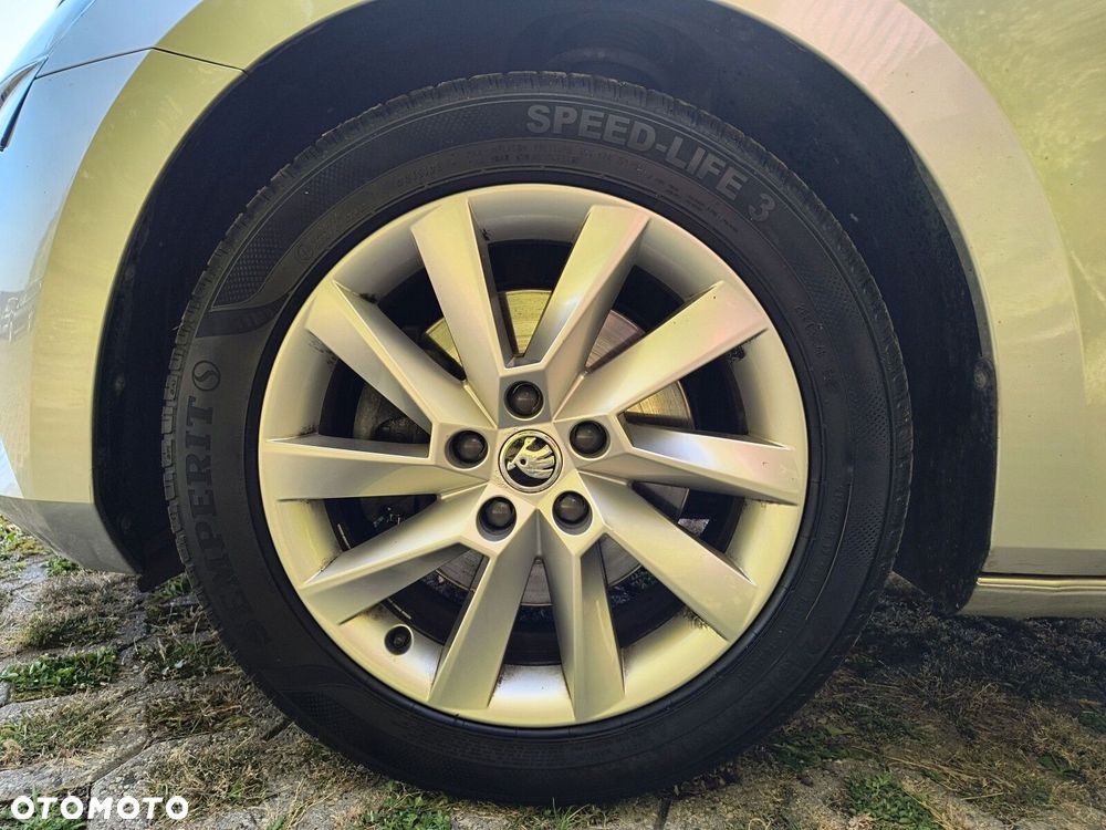 Skoda Superb 2.0 TDI SCR Ambition DSG - 29