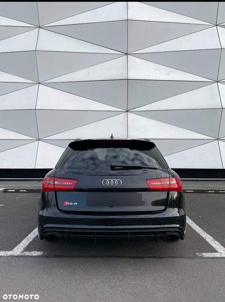 Audi RS6 Avant - 12