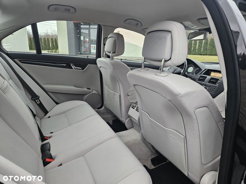 Mercedes-Benz Klasa C 180 Kompressor Elegance - 18