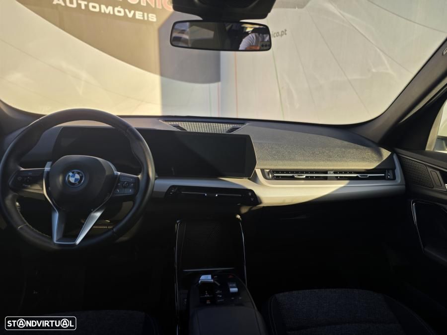 BMW iX1 xDrive30 - 32