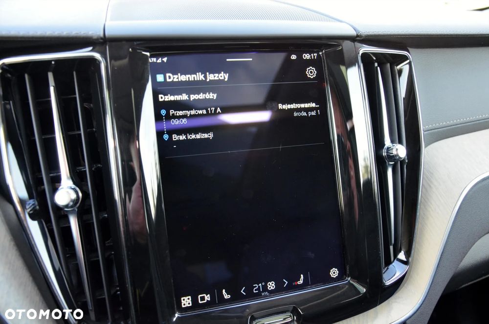 Volvo XC 60 T6 Plug-In Hybrid AWD Inscription - 24