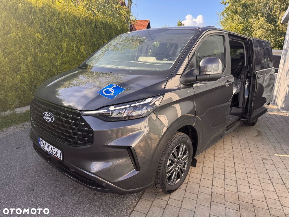 Ford Tourneo Custom - 25