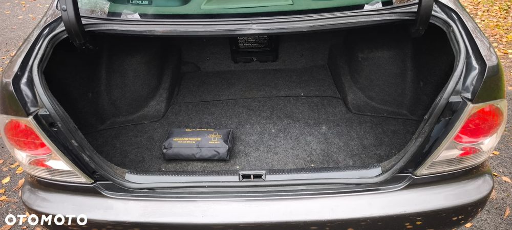 Lexus IS 200 Prestige - 22