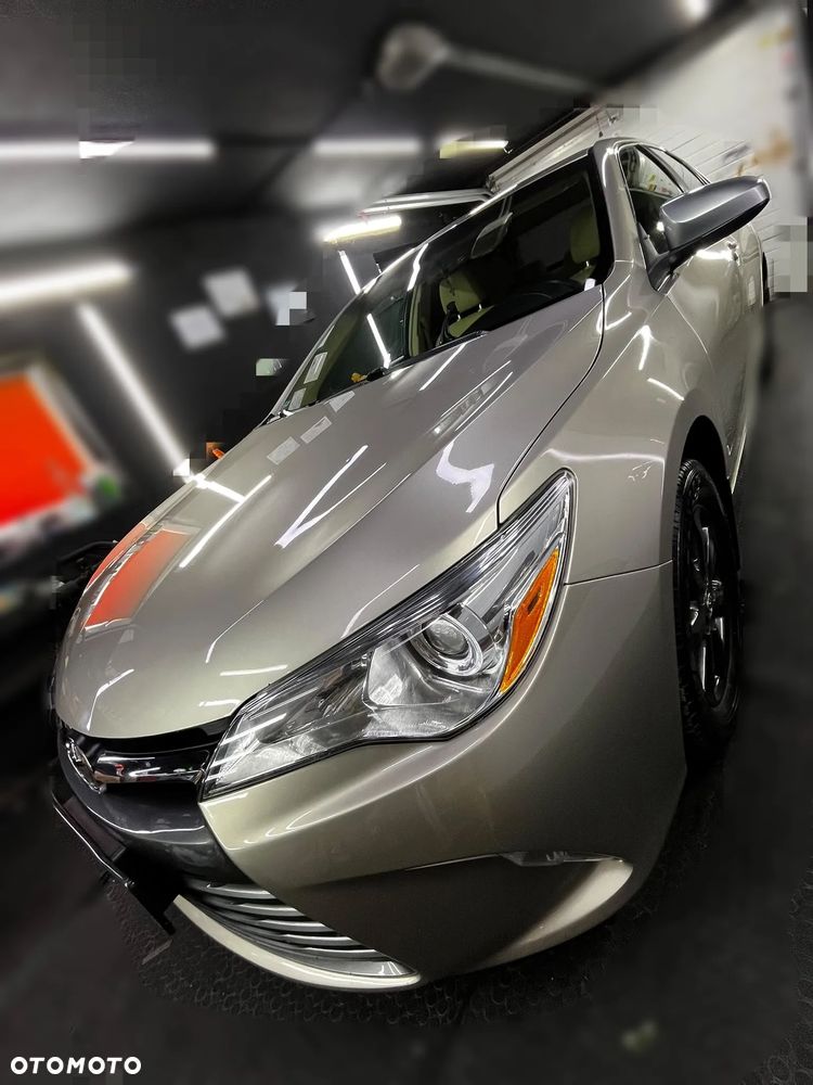 Toyota Camry - 5