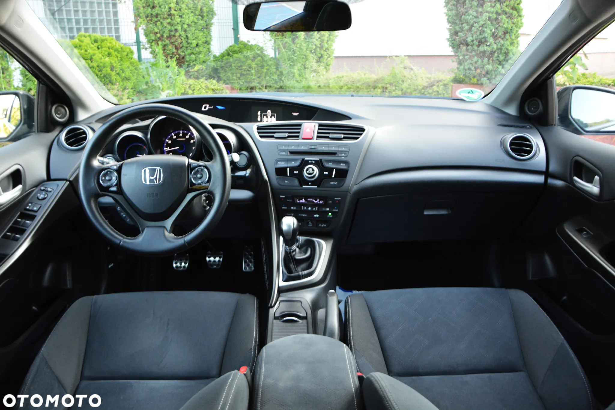 Honda Civic 1.8 i-VTEC Comfort Black Edition - 28