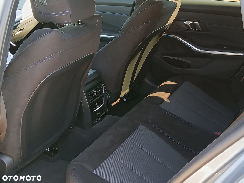 BMW Seria 3 318i M Sport sport - 29