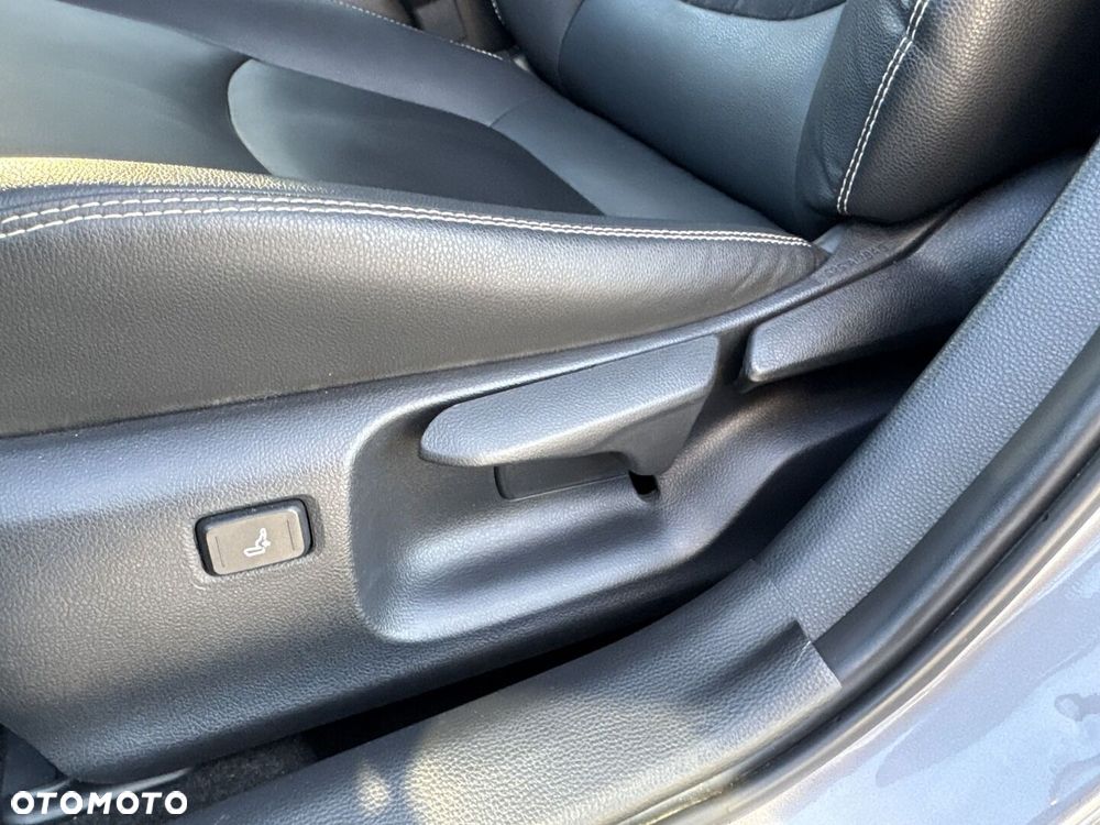Toyota Corolla 1.8 Hybrid Executive - 16