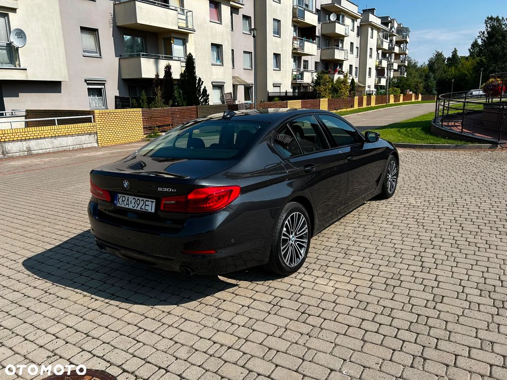 BMW Seria 5 530e iPerformance Luxury Line - 11