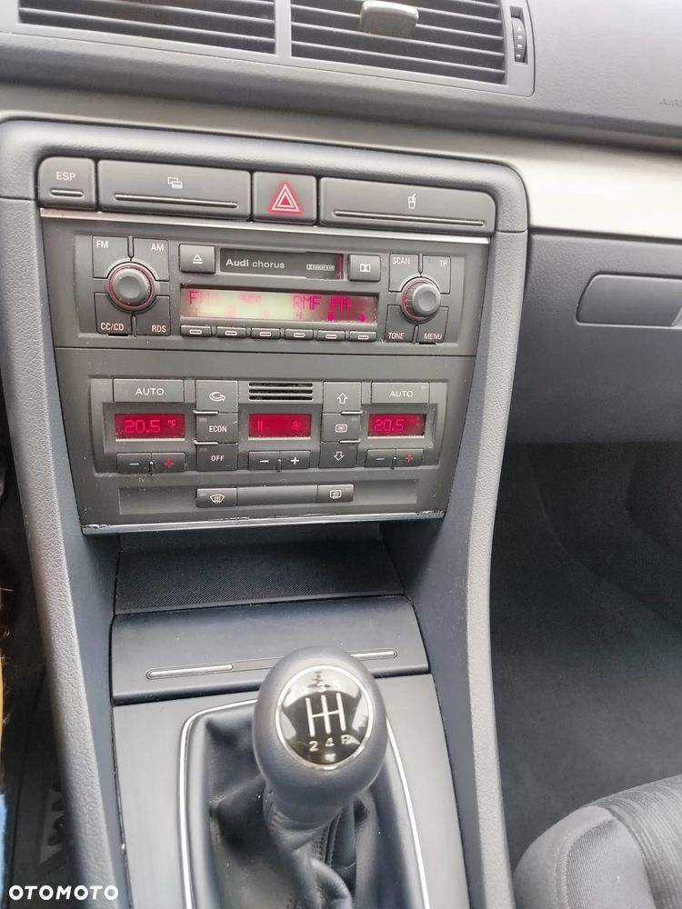 Audi A4 Limousine - 15