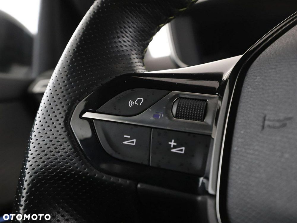 Peugeot 2008 1.2 PureTech GT Line S&S EAT8 - 31