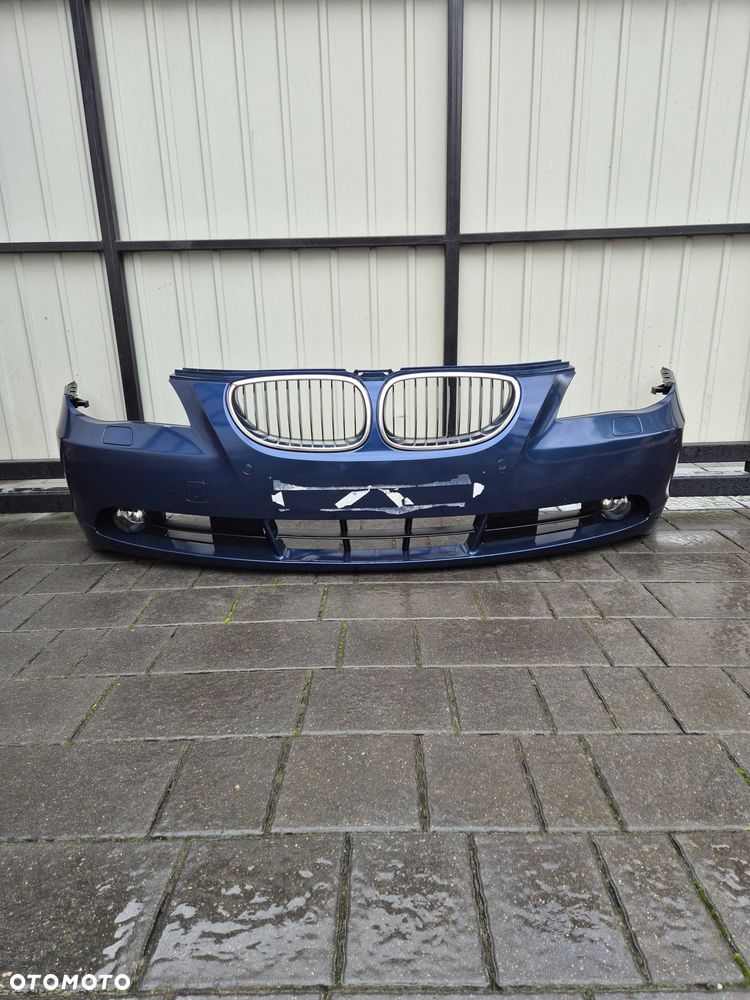 Zderzak przód przedni BMW SERII 5 E60 E61 rok 04 kod lak A07/5 pdcx4 spryski