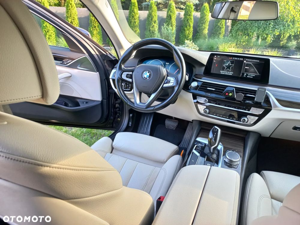 BMW Seria 5 520i - 20