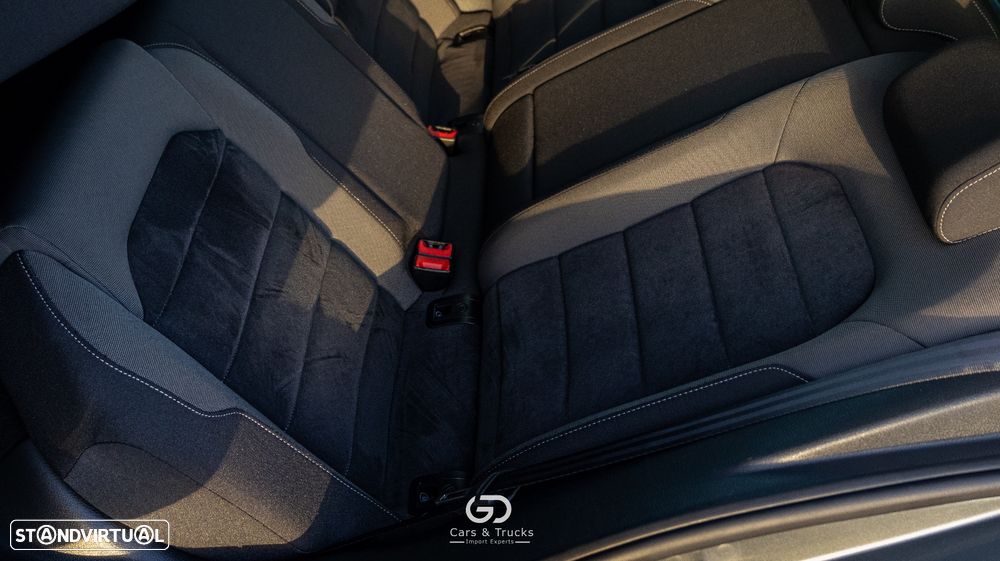 VW Golf Variant 2.0 TDi R-Line - 47