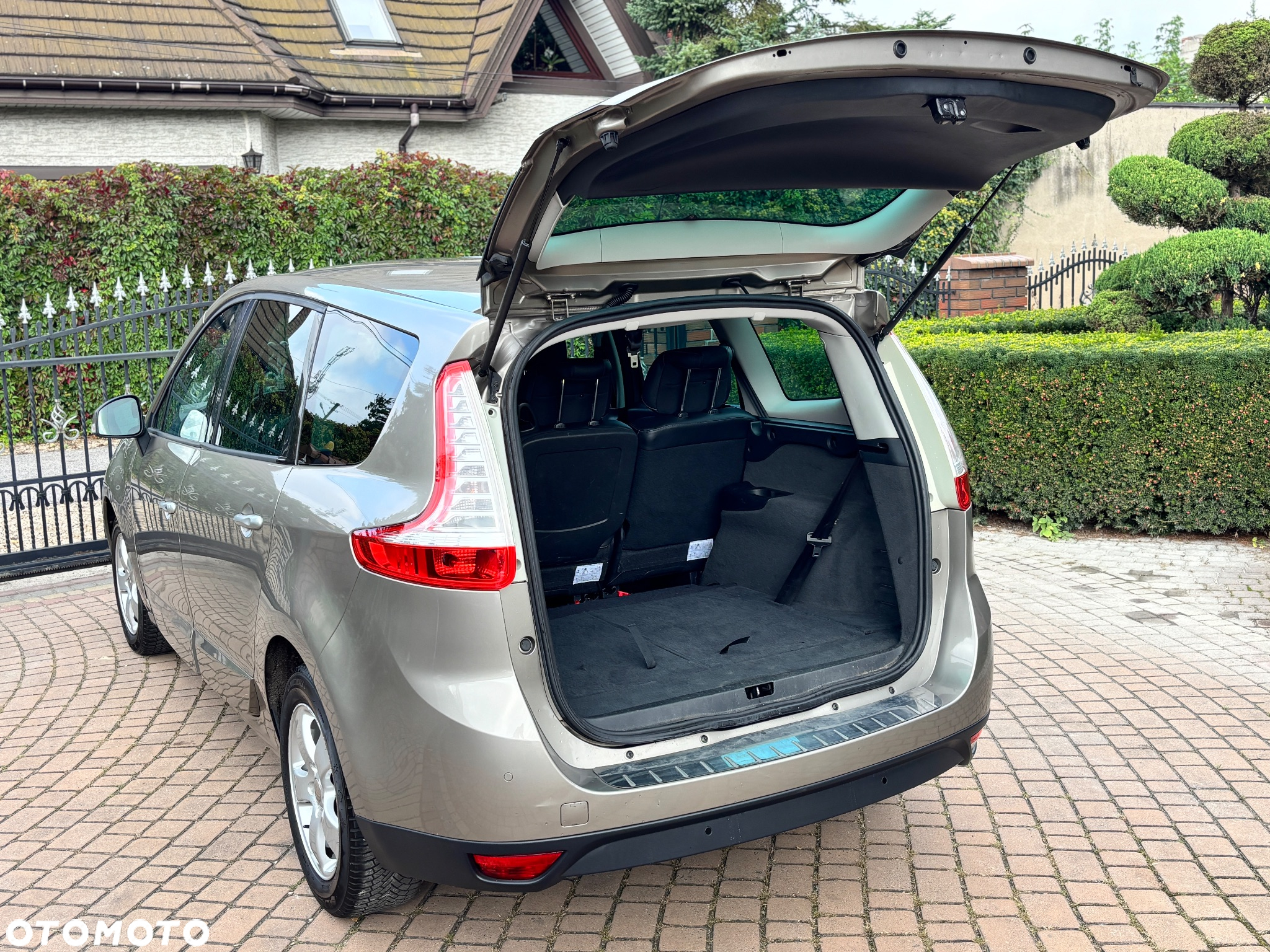 Renault Scenic 1.9 dCi Privilege - 9