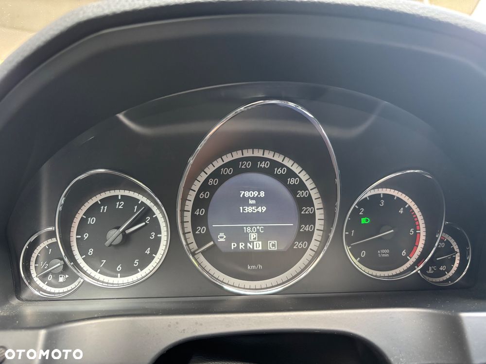 Mercedes-Benz Klasa E 350 CDI DPF Coupe BlueEFFICIENCY 7G-TRONIC Elegance - 23