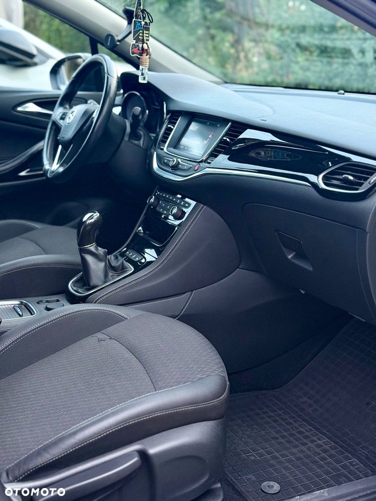 Opel Astra 1.6 CDTI Cosmo - 17