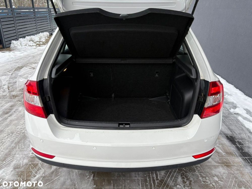 Skoda RAPID Spb 1.2 TSI Active - 15