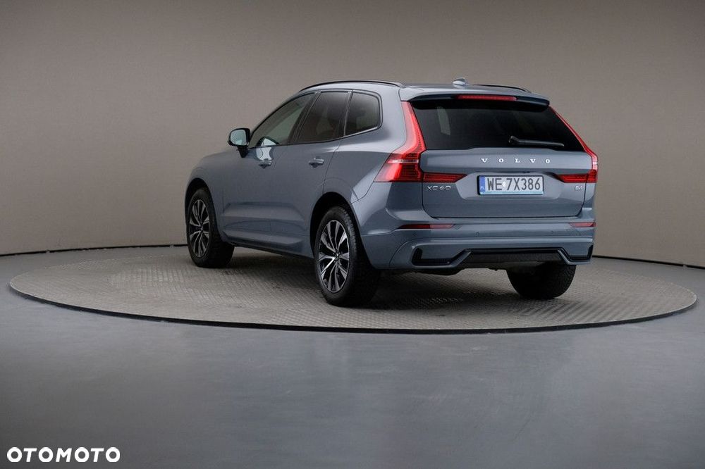 Volvo XC 60 B4 D Plus Dark - 2