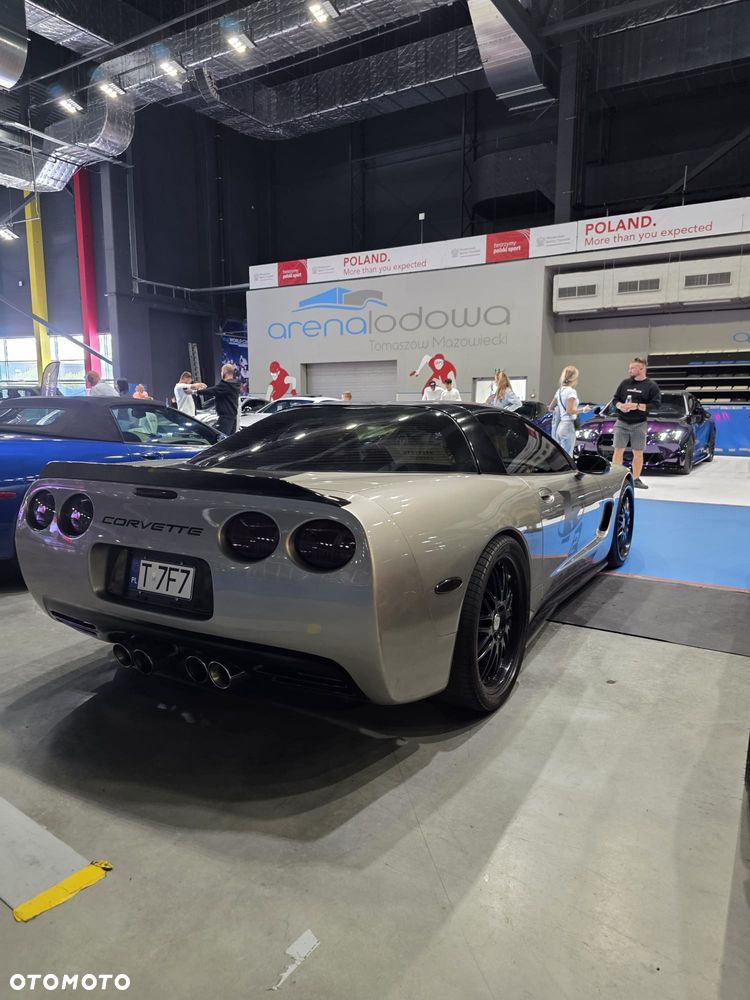 Chevrolet Corvette - 26