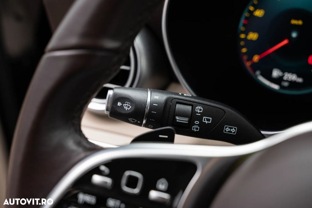Mercedes-Benz GLC 300 de 4Matic 9G-TRONIC Exclusive - 24